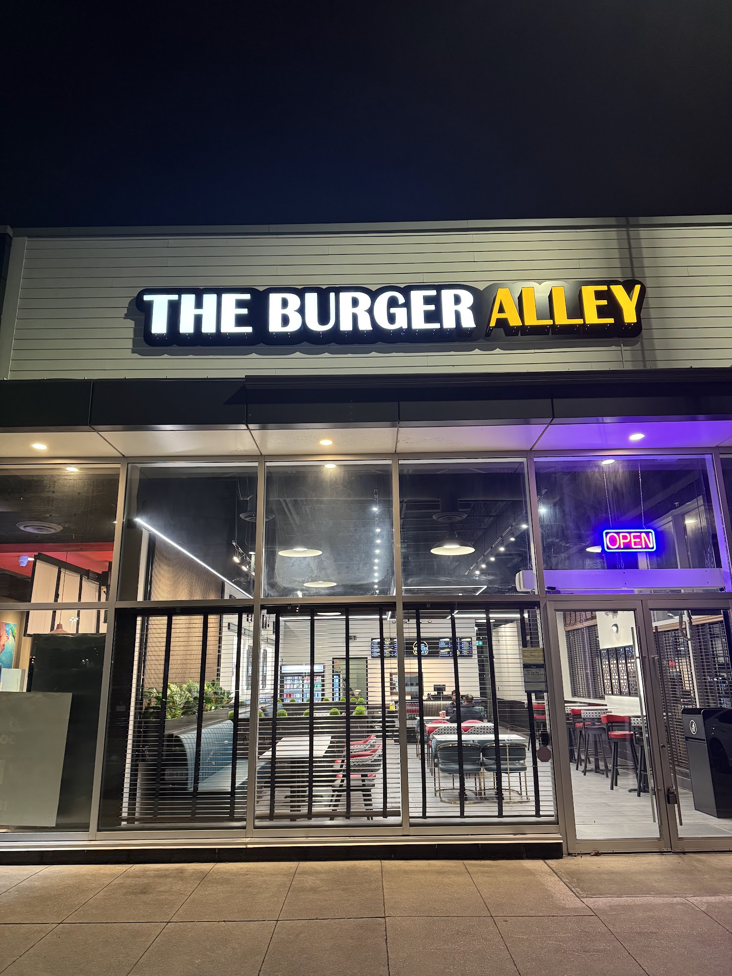 restaurant 195321 1775153796