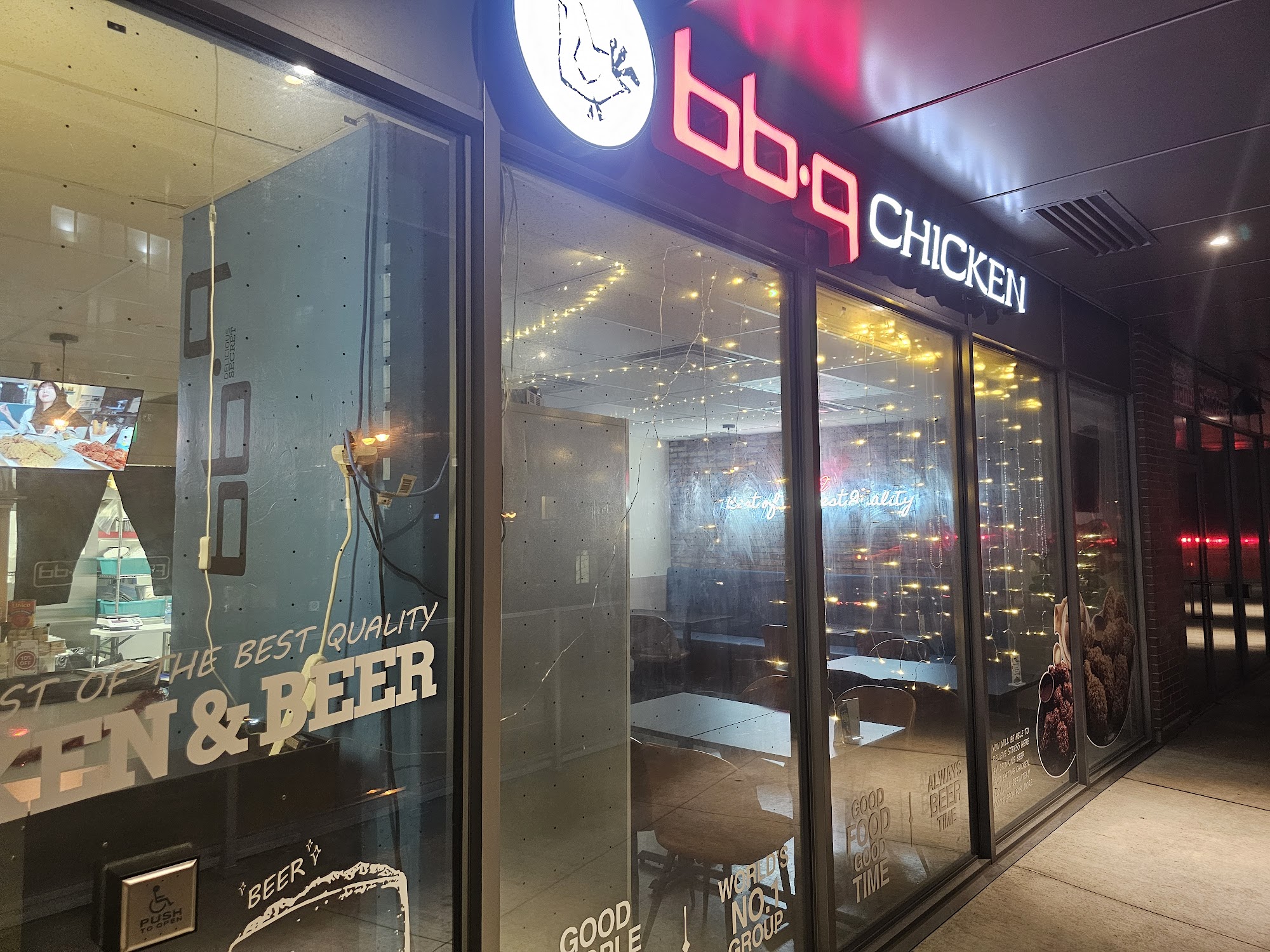 restaurant 195324 1775153796