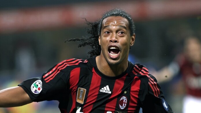 Ronaldinho will play in Toronto at the Living Legends match